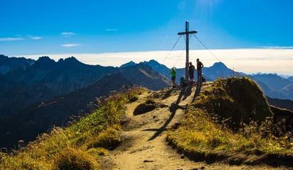 Gipfelkreuz auf Berg Fellhorn im Allgäu im Herbst © IdeeID