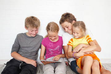 Children with tablet