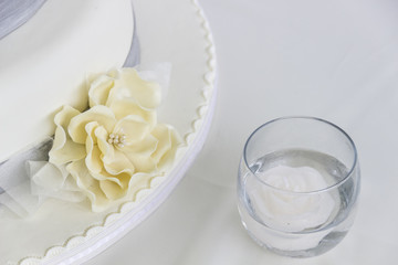 Flower sugar. Flower sugar cake for wedding. Wedding cake detail.