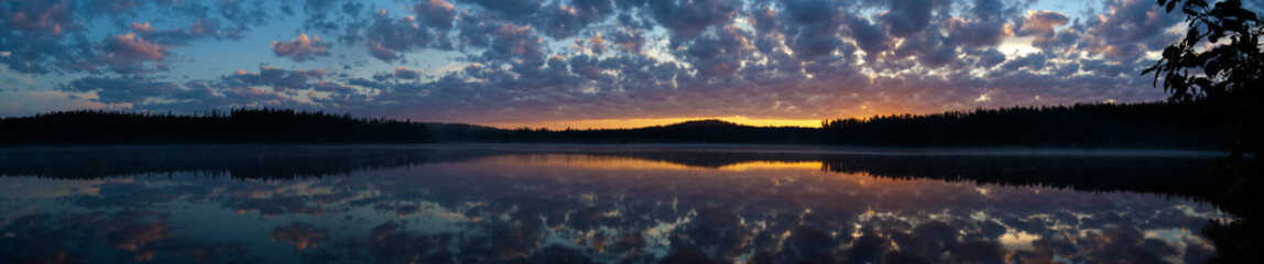Fototapeta premium panoramic sunset on Lake
