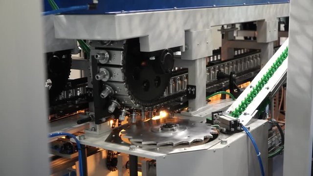 Automatic PET blow molding machine