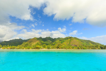 Fototapeta na wymiar Beautiful sea Moorae Island at Tahiti , PAPEETE, FRENCH POLYNESI