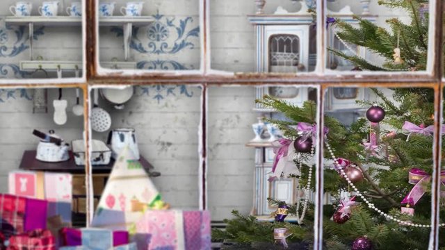 Weihnachten Kamerafahrt durch ein Fenster auf K&uuml;che und Weihnachtsbaum 4K