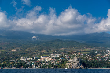 Fototapeta na wymiar View of the village Gurzuf from the sea