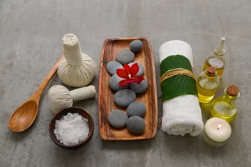 Rolgordijnen Composition of bath spa treatment on gray background © Mee Ting