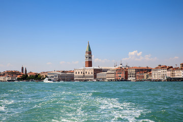 Fototapeta na wymiar View of the doge palace, Venice
