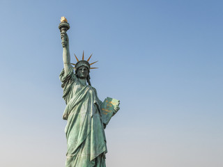 Fototapeta premium Statue of Liberty in Odaiba, Tokyo, Japan. 