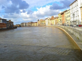 Palazzo Blu con Arno in piena