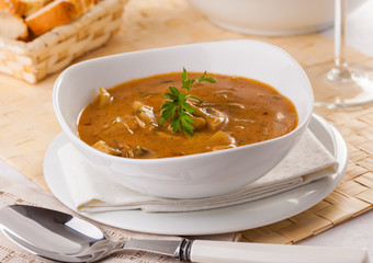 Mushroom cream soup with sliced mushrooms