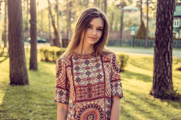 A girl in an autumn park.