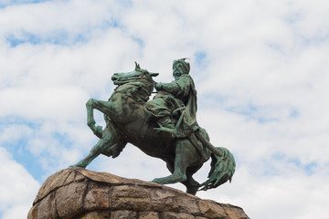 Obraz premium Monument to Bogdan Khmelnitsky on Sofia square. Kiev, Ukraine