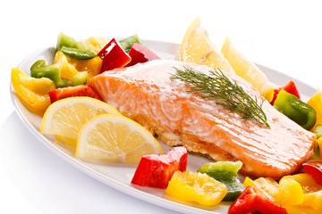 Roasted salmon and vegetables 