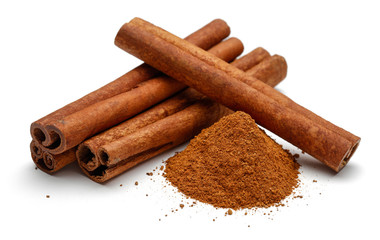 Cinnamon sticks with cinnamon powder