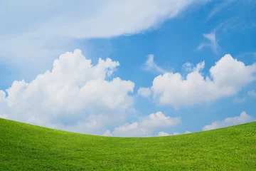 Foto auf Acrylglas Hügel Feld und blauer Himmel