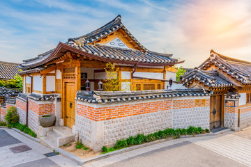 Obraz premium Bukchon Hanok Village in Seoul, South Korea