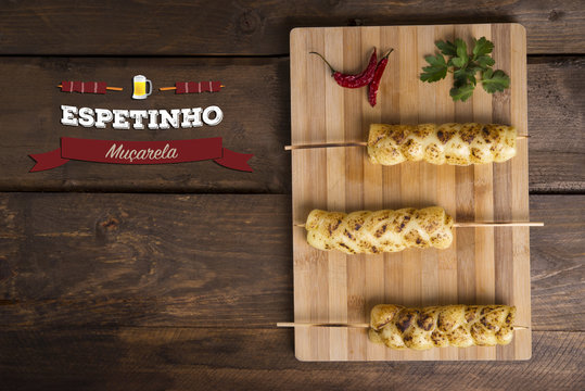 Mozzarella Kebabs with Template in Portuguese