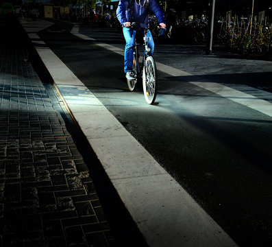 Fototapeta Bright light on bicyclist