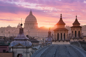 Naklejka premium Włochy, panoramę Rzymu o zachodzie słońca z katedrą św