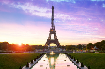 Obraz premium Paris, Sunrise on Eiffel Tower