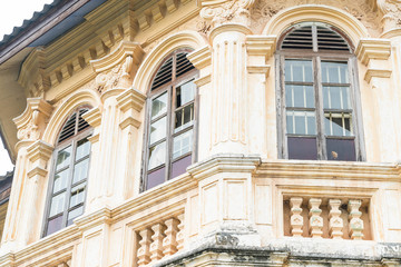 Fototapeta na wymiar Sino-Portuguese architecture of ancient building in Phuket town.