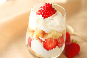 Individual strawberry trifle