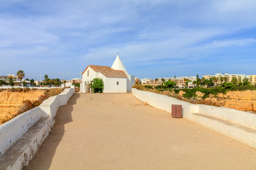 Fototapeta na wymiar Capela da nossa senhora da rocha. Algarve. Portugal