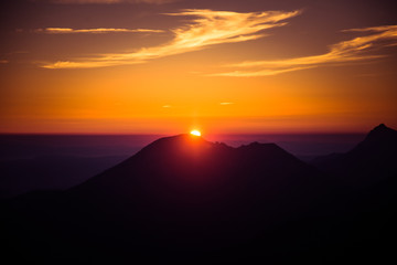 
A beautiful sunrise above the mountains