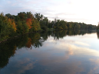 Fototapeta na wymiar Herbstliche Donau