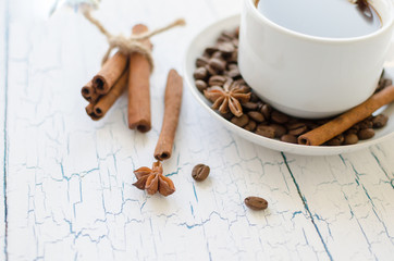 Obraz na płótnie Canvas Mug coffee and coffee beans and spices.