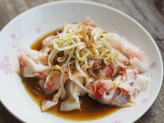 rice noodle paste with bean sprout