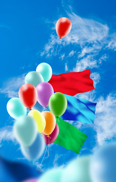 image of of balloons in the sky close-up