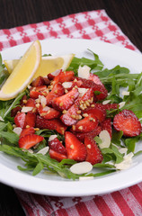 Arugula salad with strawberries