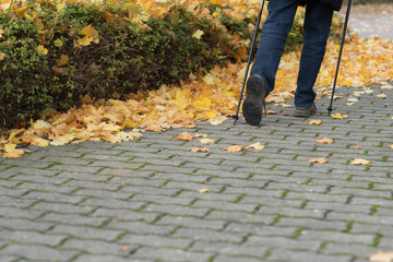 Bewegung tut gut, raus auch bei schlechtem Wetter, Herbst