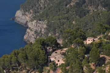 Fototapeta na wymiar Atemraubende Steilküste. Auf Mallorca.