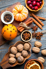 Tradycyjne świąteczne przyprawy i owoce