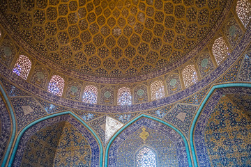 Fototapeta na wymiar Der Iran - Isfahan Lotfullah Moschee