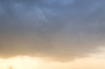 Obraz premium beautiful sky with clouds in the evening