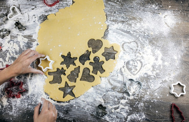 Plätzchen backen in der Weihnachtszeit 