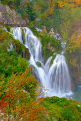 Fototapeta na wymiar Waterfall the Plitvice Lakes at autumn