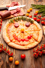 Pepperoni pizza, smile, mozzarella, salami, condiments, tomatoes