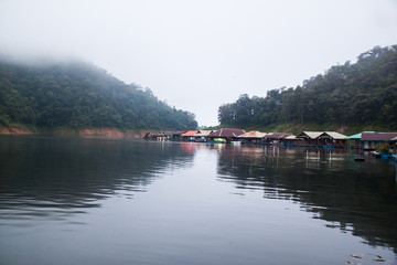 Fototapeta na wymiar Houseboat in Mae Ngad dam. Chiangmai Thailand
