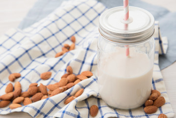 アーモンドミルク