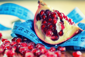 diet mesaure fruit red pomegranate