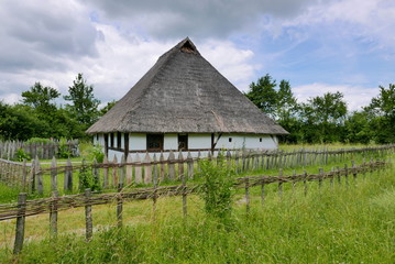 Fototapeta na wymiar Antiker Bauernhof