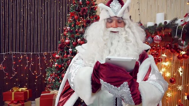 Santa Claus online communication with children