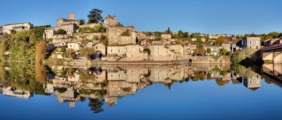 Obraz premium Panorama de Puy-L'Eveque (Lot)