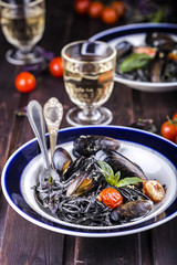 black spaghetti with mussels