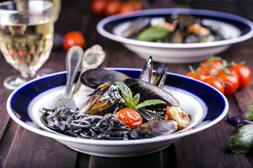 black spaghetti with mussels