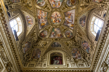 Fototapeta na wymiar Basilica di Santa Maria in Trastevere, Rome, Italy
