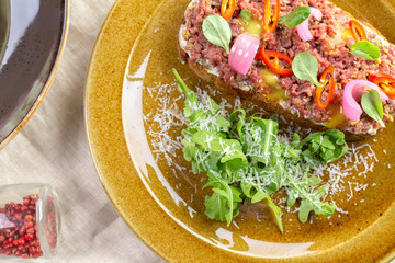 Sandwich with raw meat